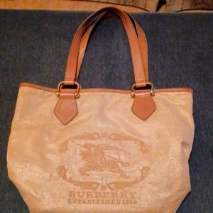 Burberry purse